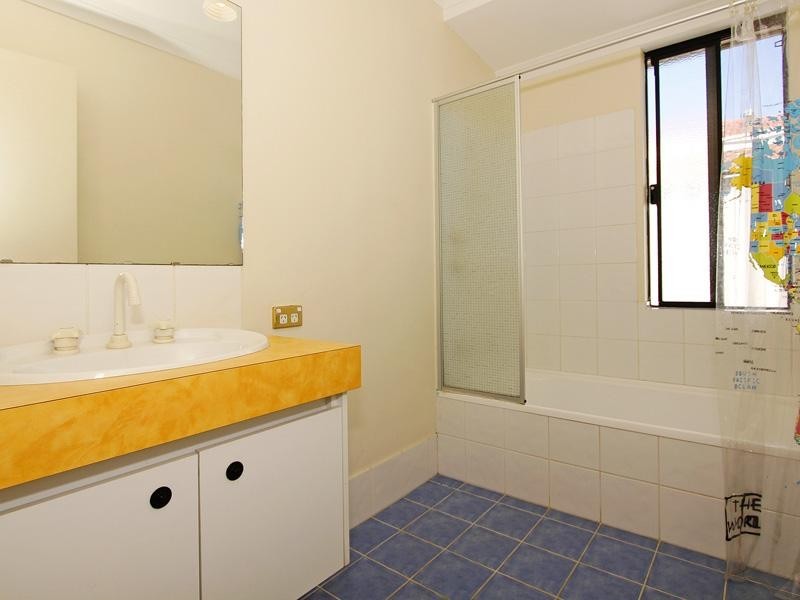 15 Coolamine Close, Carramar WA 6031