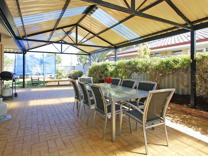 15 Coolamine Close, Carramar WA 6031