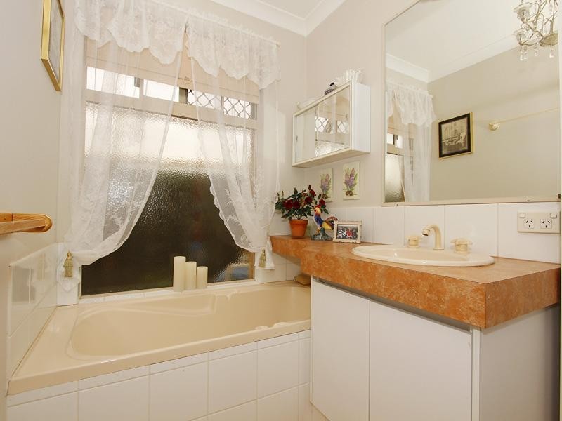 24 Renshaw Blvd, Clarkson WA 6030