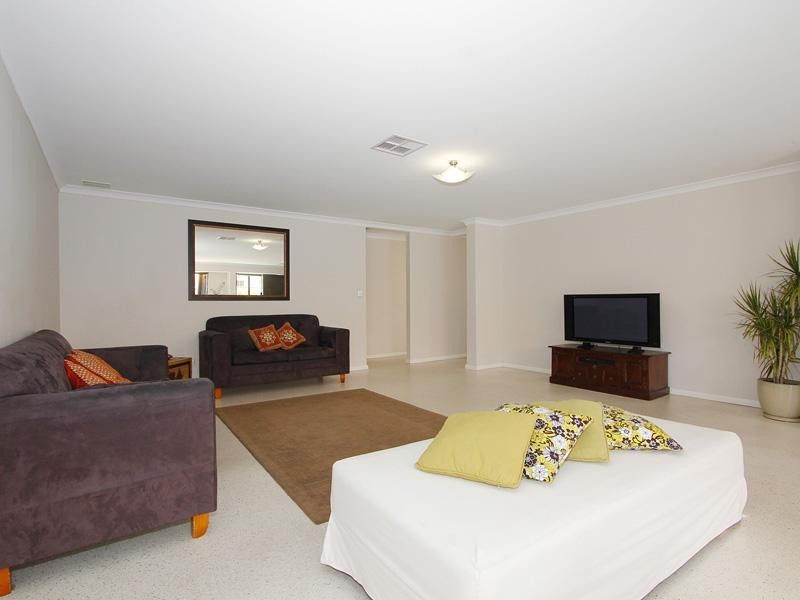 18 Liberty Drive, Clarkson WA 6030