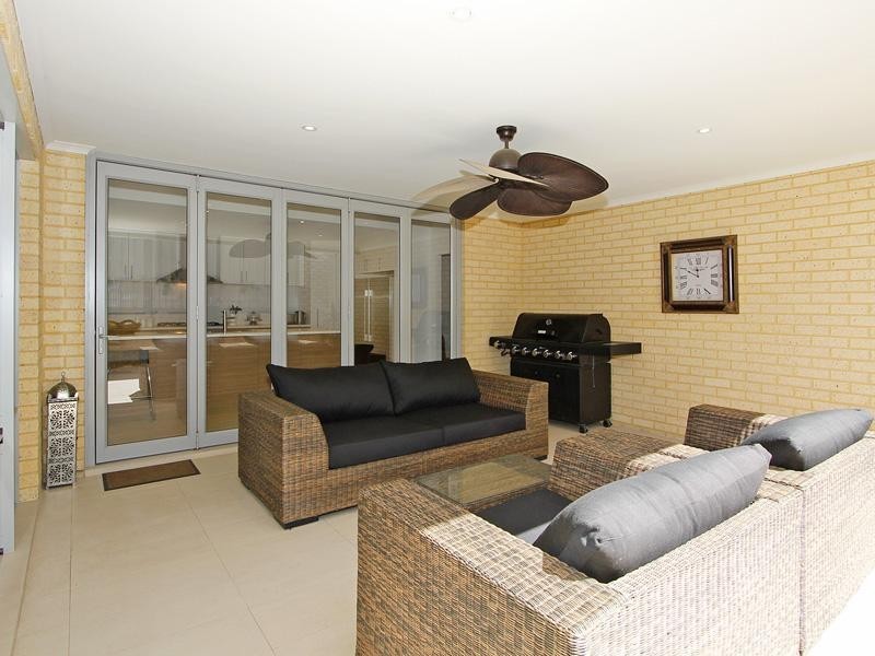 36 Vincent Road, Sinagra WA 6065