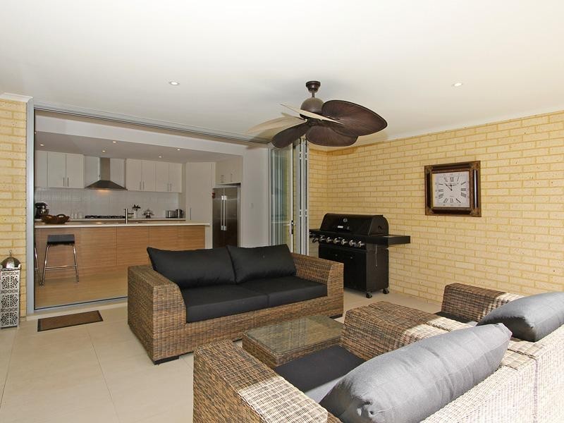 36 Vincent Road, Sinagra WA 6065