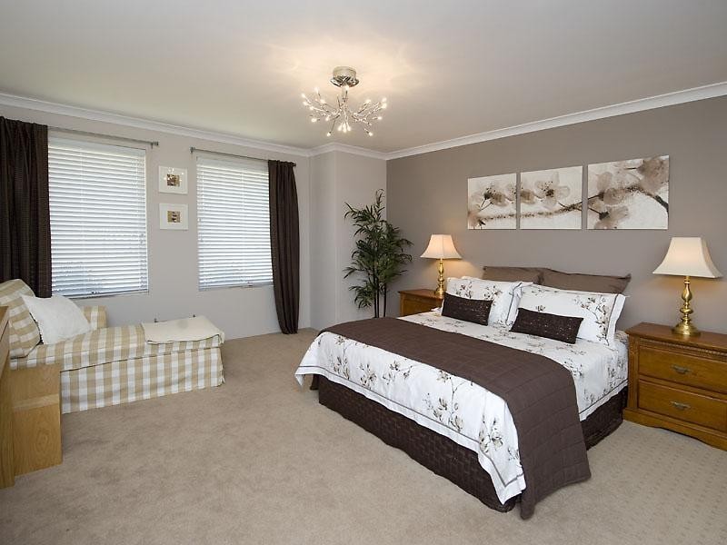 12 Fineview Crescent, Carramar WA 6031