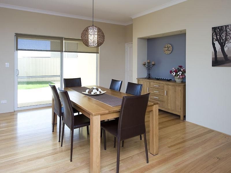 12 Fineview Crescent, Carramar WA 6031