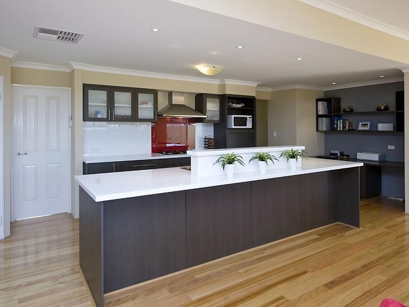 12 Fineview Crescent, Carramar WA 6031