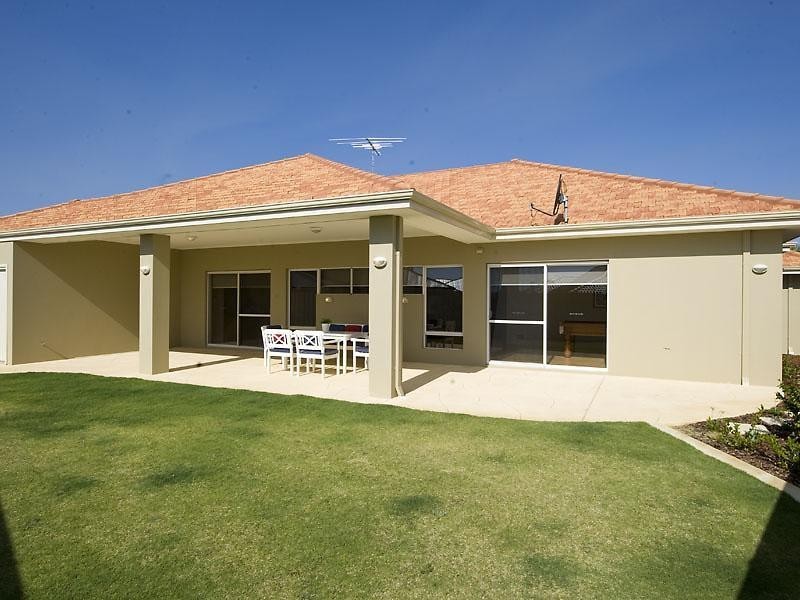 12 Fineview Crescent, Carramar WA 6031