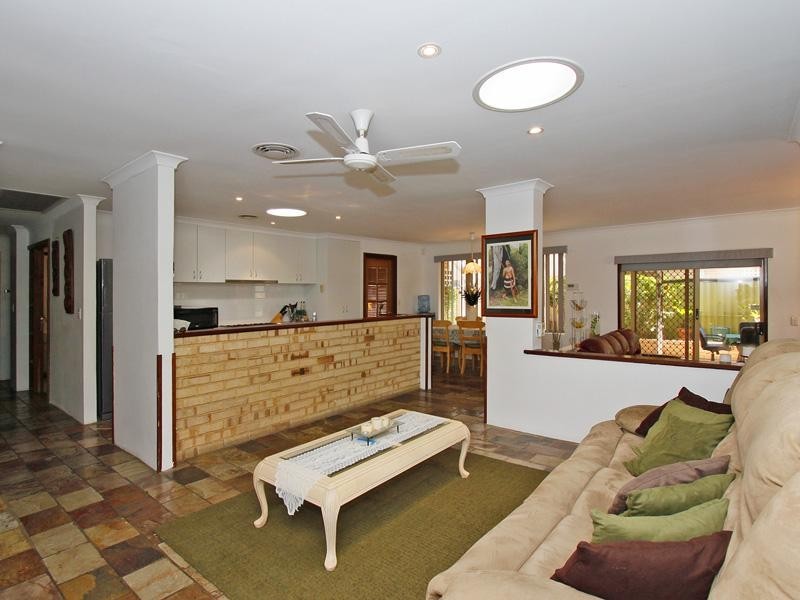 8 Mission Hills Place, Connolly WA 6027