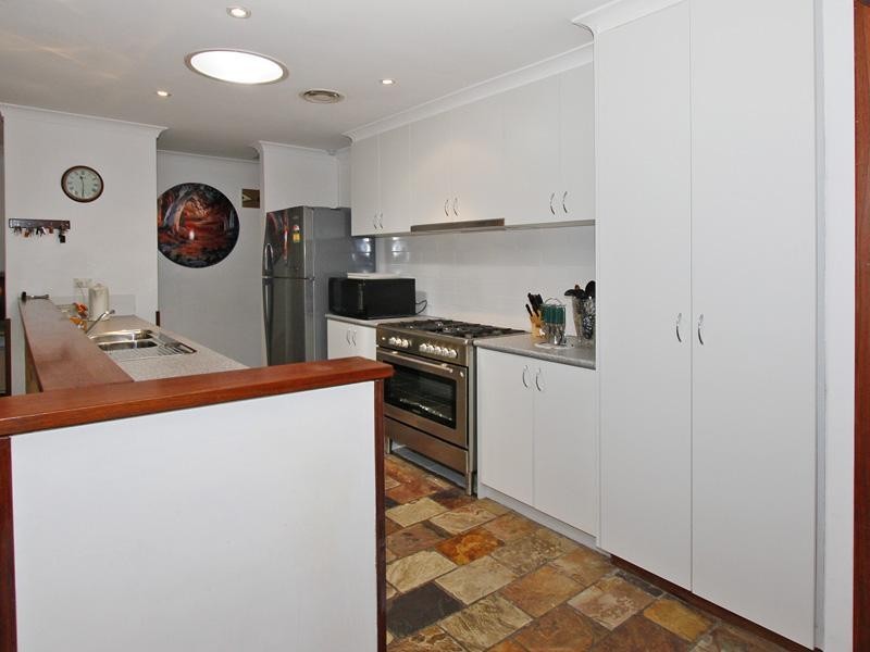 8 Mission Hills Place, Connolly WA 6027