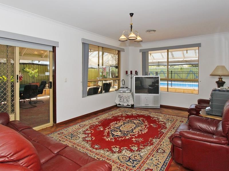 8 Mission Hills Place, Connolly WA 6027