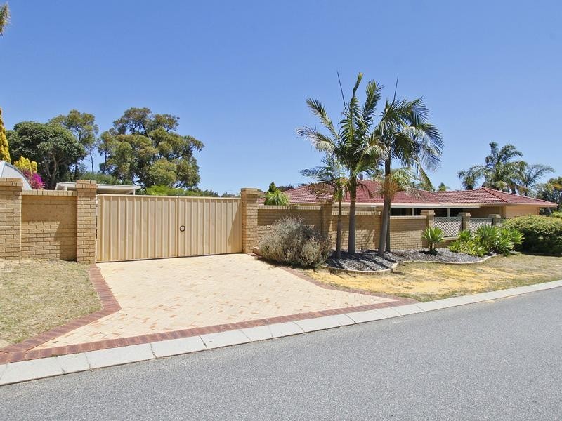 2 Gairloch Place, Joondalup WA 6027