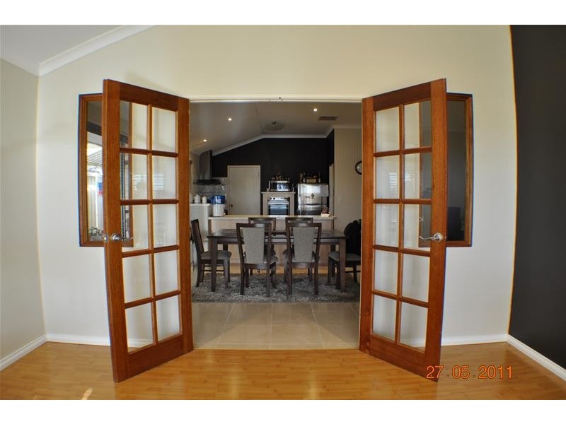 10 Sefton Place, Landsdale WA 6065