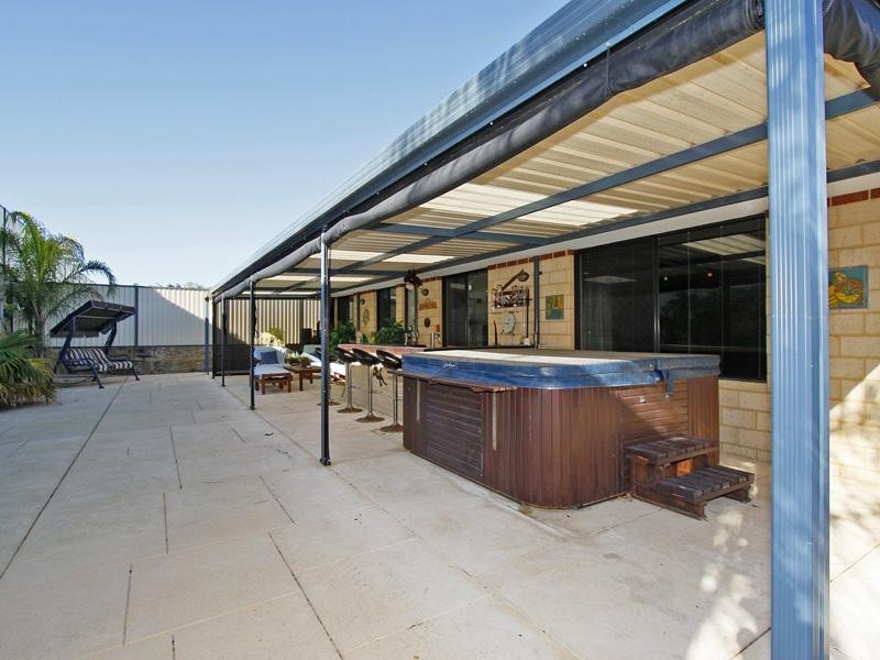 40 Tandara Fairway, Tapping WA 6065