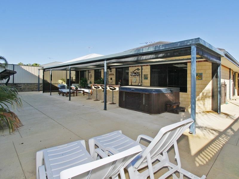 40 Tandara Fairway, Tapping WA 6065