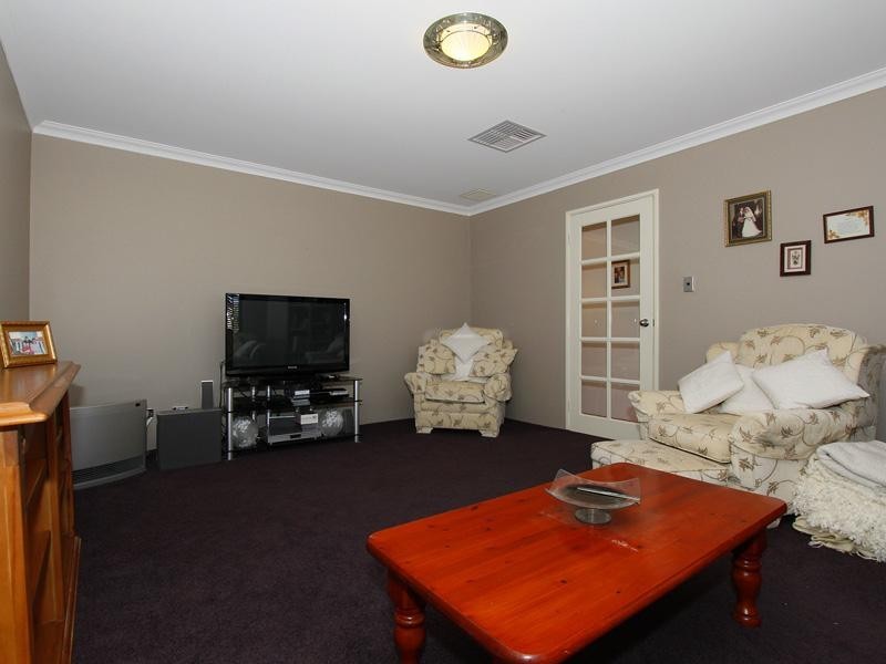 40 Tandara Fairway, Tapping WA 6065