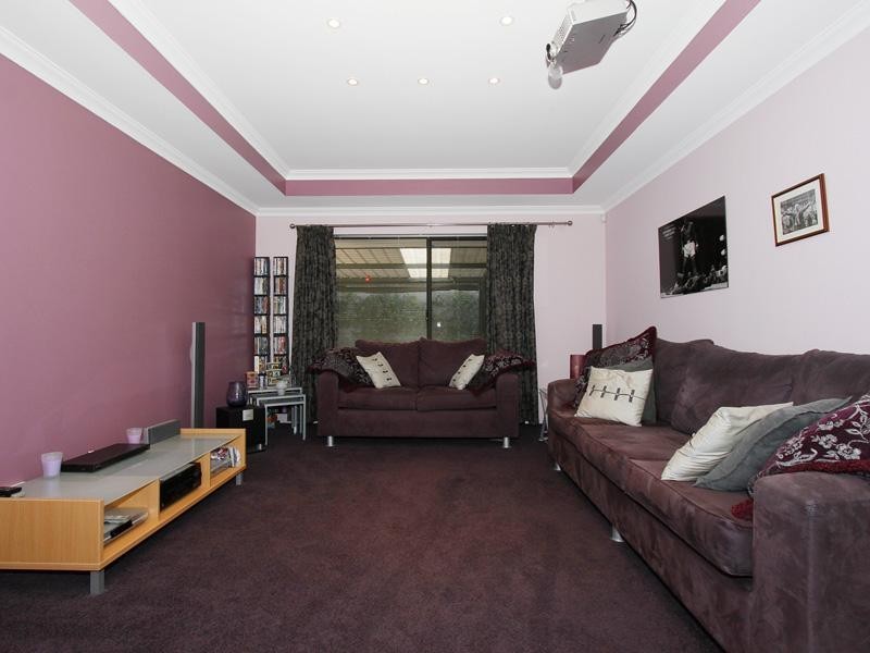 40 Tandara Fairway, Tapping WA 6065