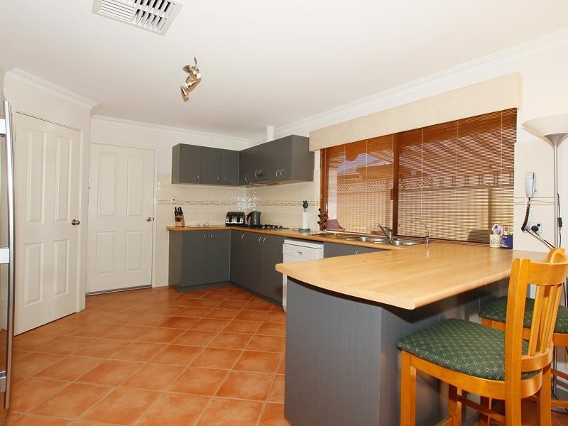 40 Tandara Fairway, Tapping WA 6065