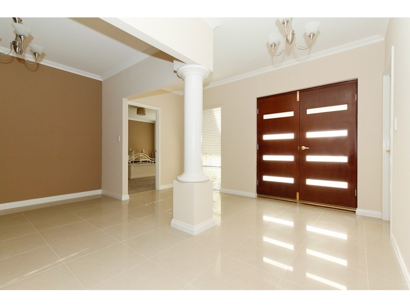 14 Collanda Circuit, Carramar WA 6031