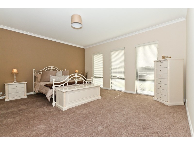 14 Collanda Circuit, Carramar WA 6031