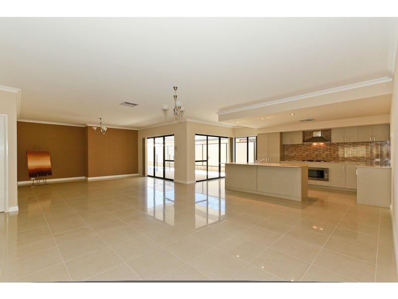 14 Collanda Circuit, Carramar WA 6031