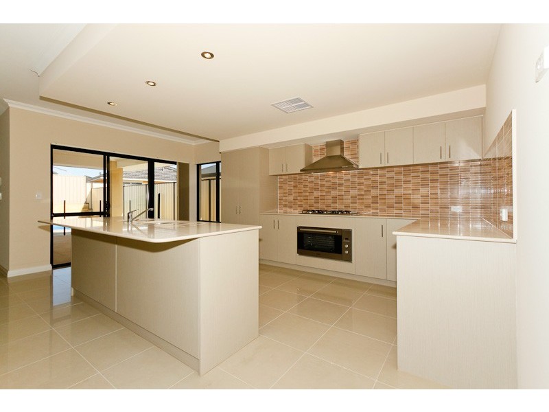 14 Collanda Circuit, Carramar WA 6031