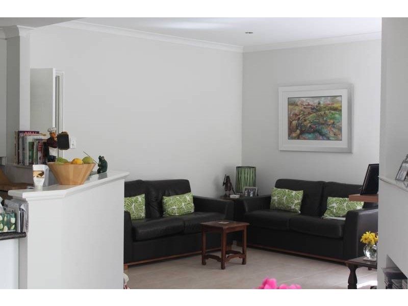 8 Jedburgh Loop, Sinagra WA 6065