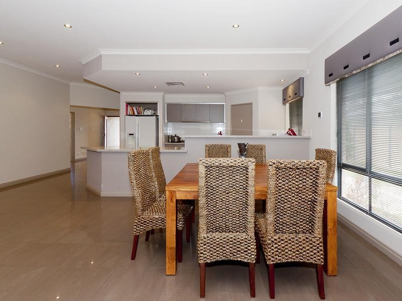 18 Grallina Way, Tapping WA 6065