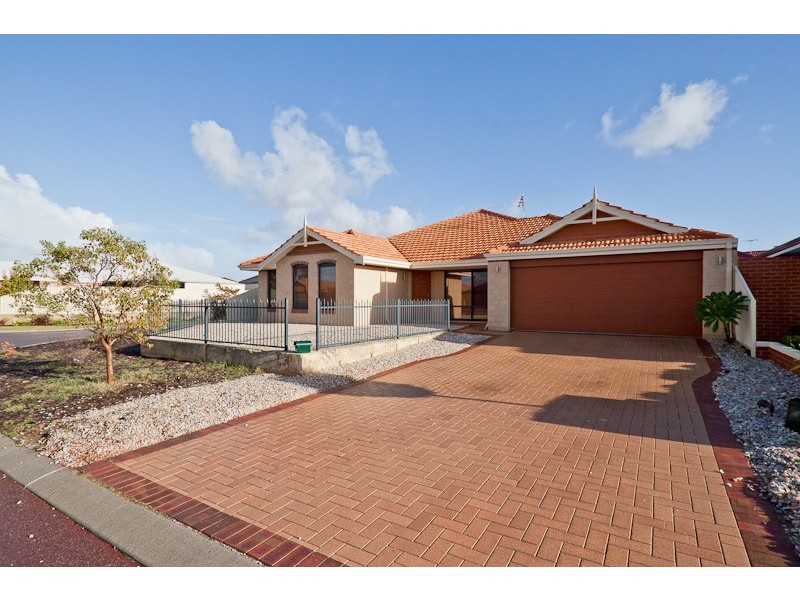 11 Colwyn Loop, Tapping WA 6065