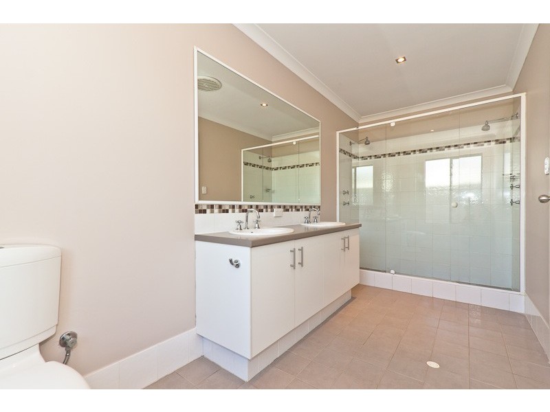 11 Colwyn Loop, Tapping WA 6065