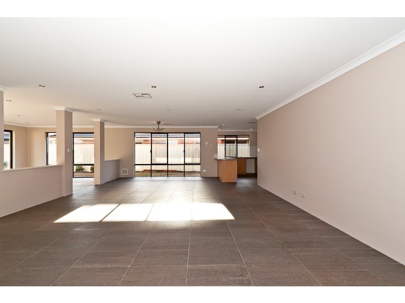 11 Colwyn Loop, Tapping WA 6065