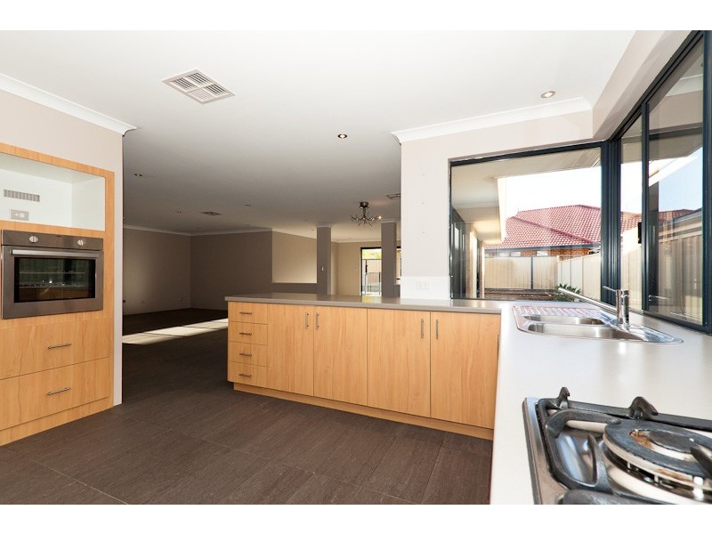 11 Colwyn Loop, Tapping WA 6065