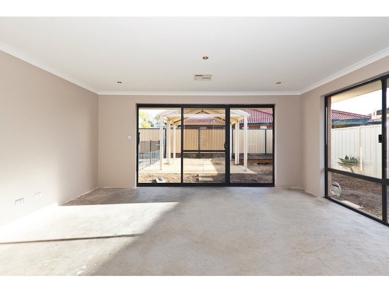 11 Colwyn Loop, Tapping WA 6065