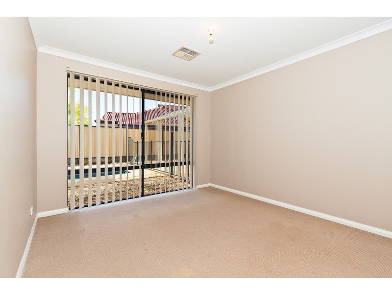 11 Colwyn Loop, Tapping WA 6065