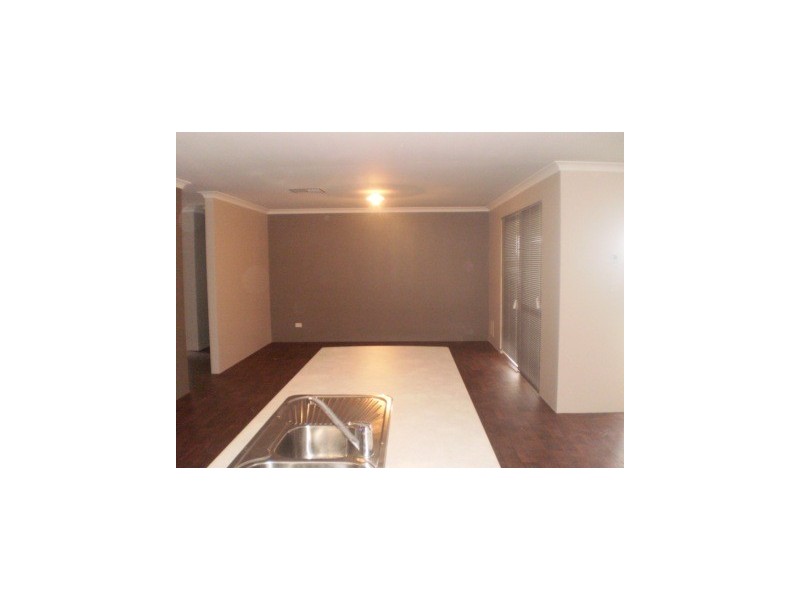 15 Serrata Road, Banksia Grove WA 6031