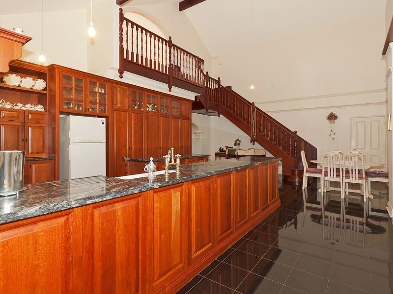 588 Neaves Road, Mariginiup WA 6065