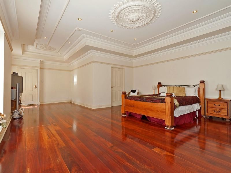 588 Neaves Road, Mariginiup WA 6065