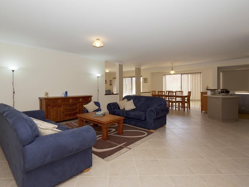 59 Crosthwait Circle, Tapping WA 6065