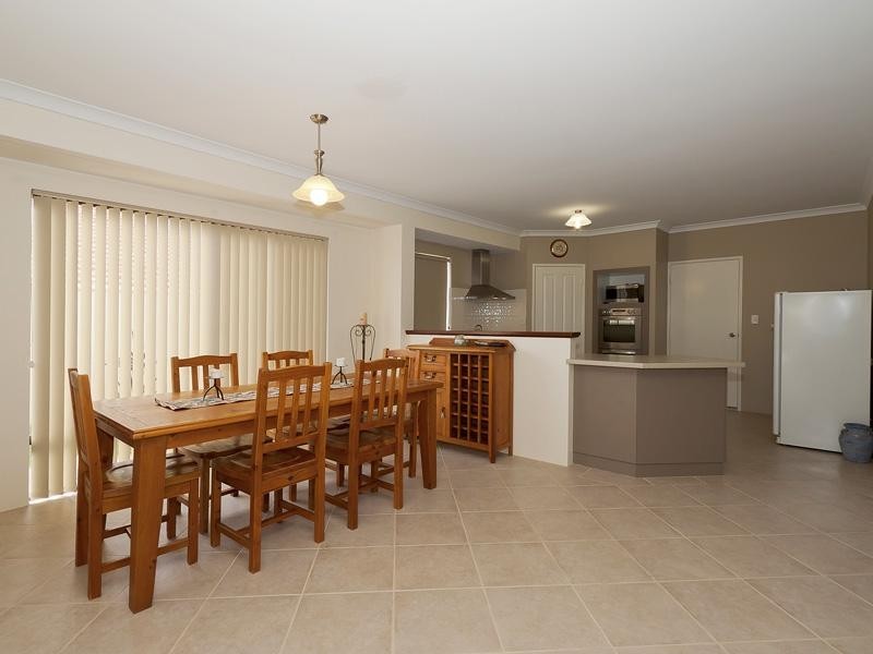 59 Crosthwait Circle, Tapping WA 6065