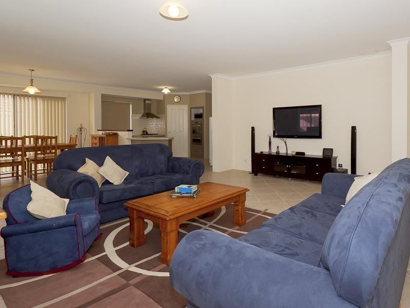 59 Crosthwait Circle, Tapping WA 6065