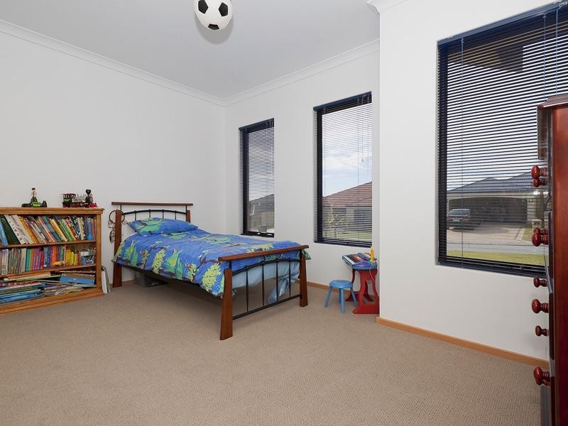 59 Crosthwait Circle, Tapping WA 6065