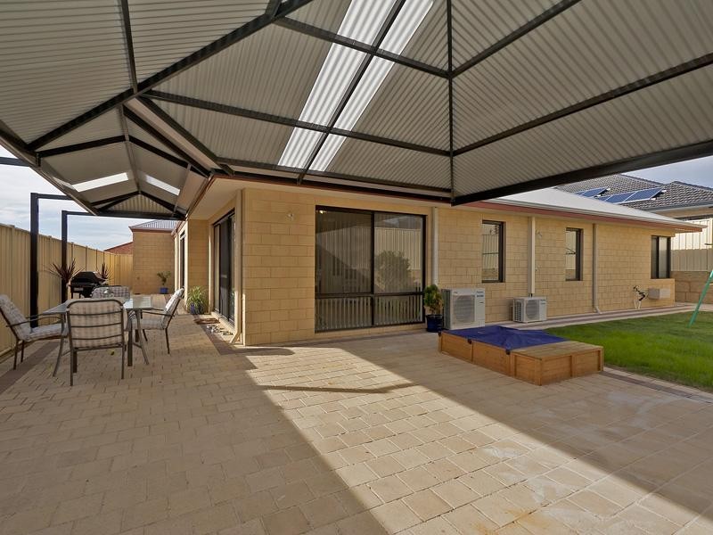 59 Crosthwait Circle, Tapping WA 6065