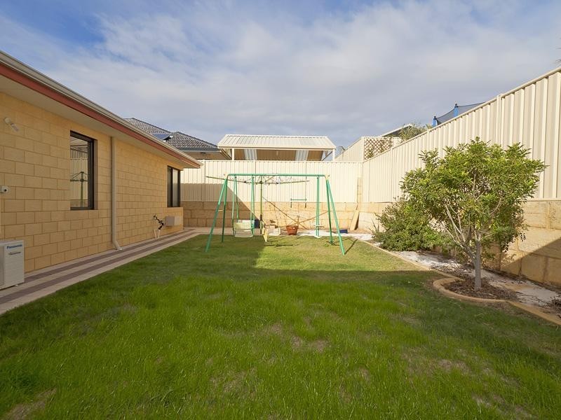 59 Crosthwait Circle, Tapping WA 6065