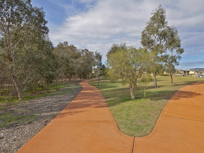 59 Crosthwait Circle, Tapping WA 6065