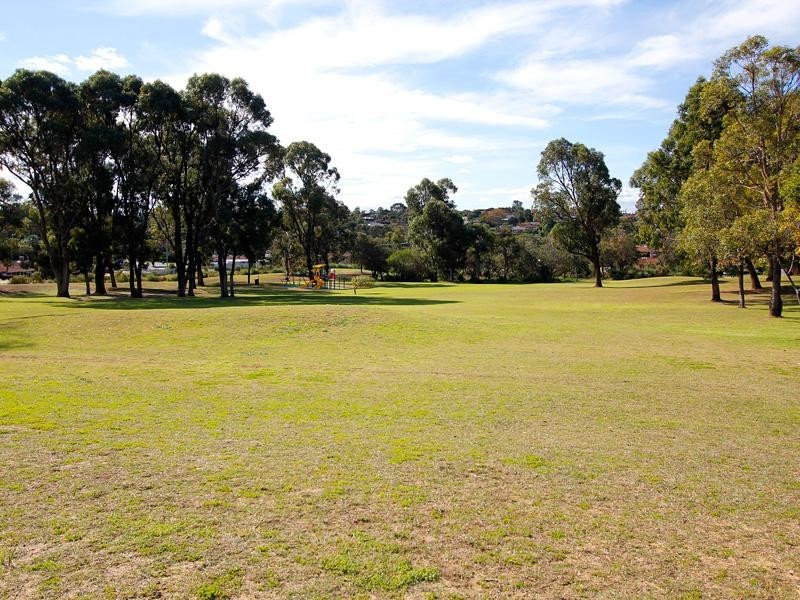 63 Adelaide Circle, Craigie WA 6025