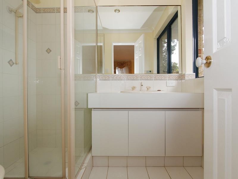 36 Golf Links Drive, Carramar WA 6031