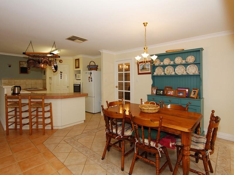 36 Golf Links Drive, Carramar WA 6031