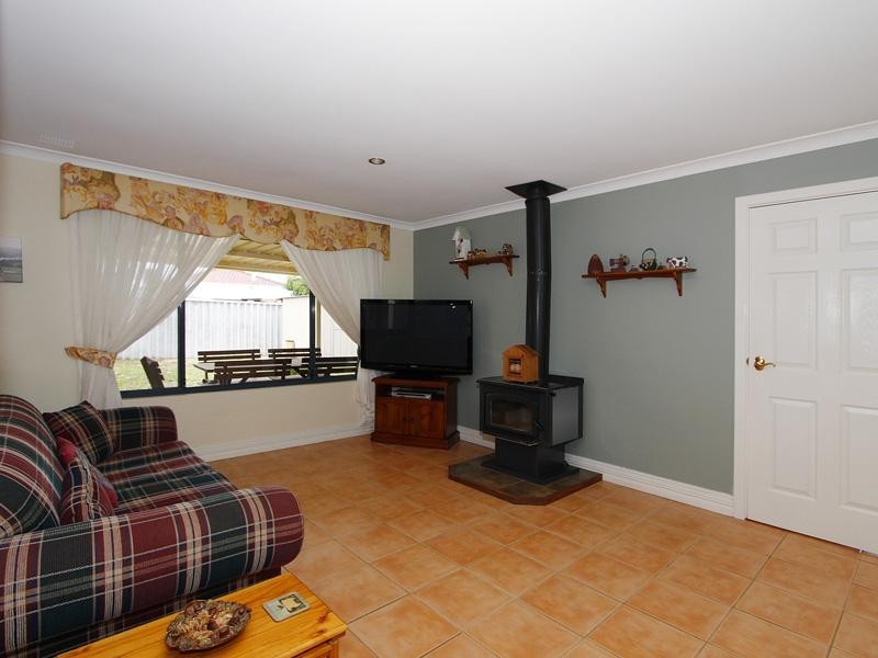 36 Golf Links Drive, Carramar WA 6031