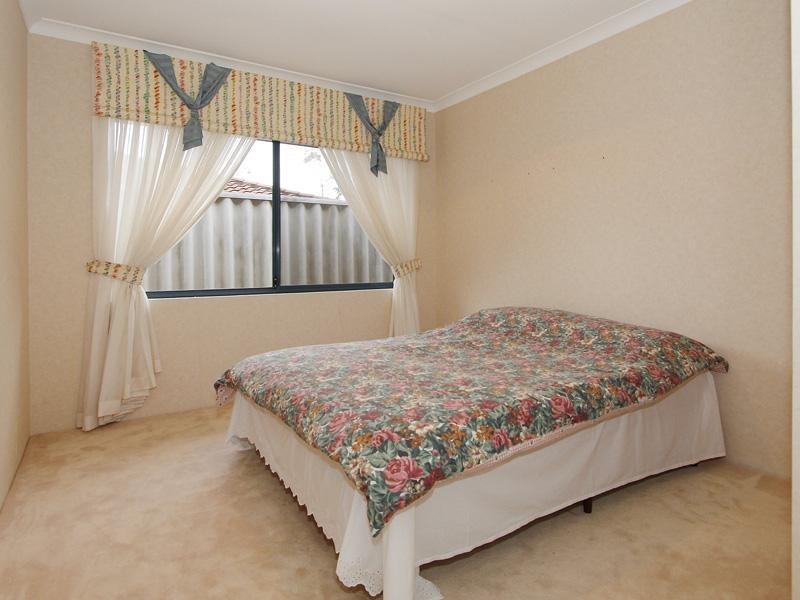 36 Golf Links Drive, Carramar WA 6031