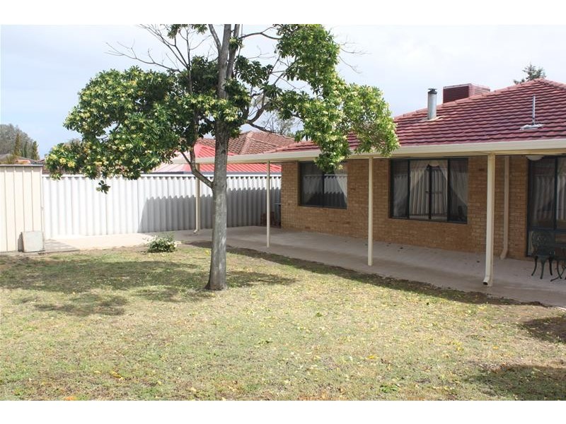 36 Golf Links Drive, Carramar WA 6031