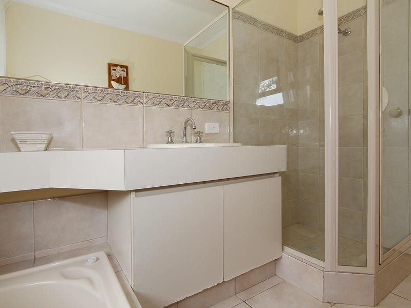 36 Golf Links Drive, Carramar WA 6031