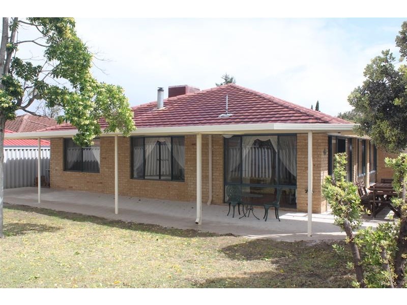 36 Golf Links Drive, Carramar WA 6031